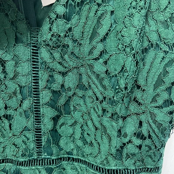 Large Green semi-formal dress - Picture 3 of 5